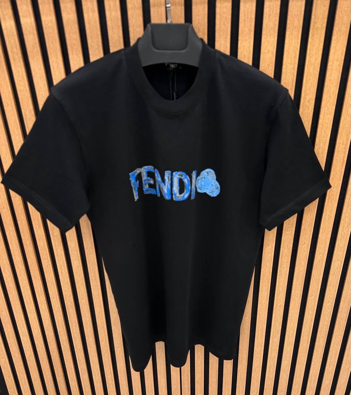 Camiseta Negra Fendi